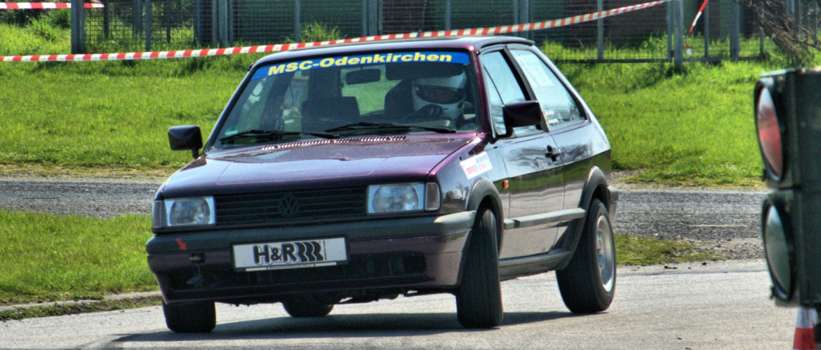 Sebastian Klug beim Slalom in Neuss